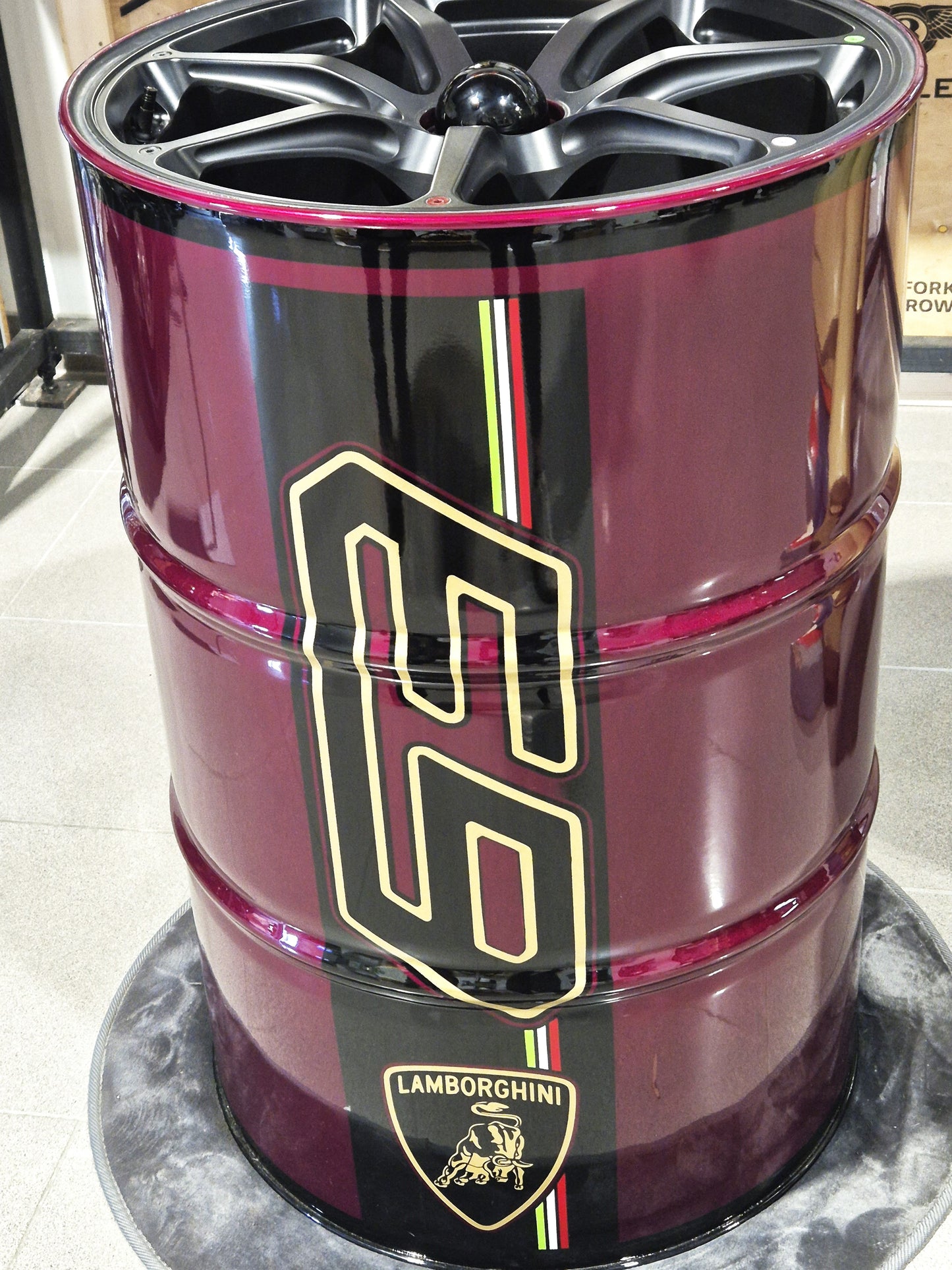 L'AVENTATADOR VIOLA BAST