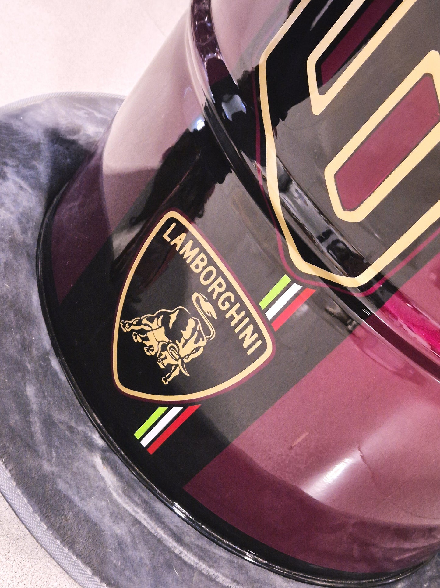 L'AVENTATADOR VIOLA BAST